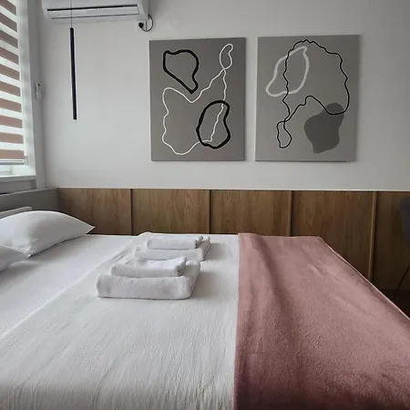 Dobrinja - Free Parking- Rent A Car * Σαράγεβο